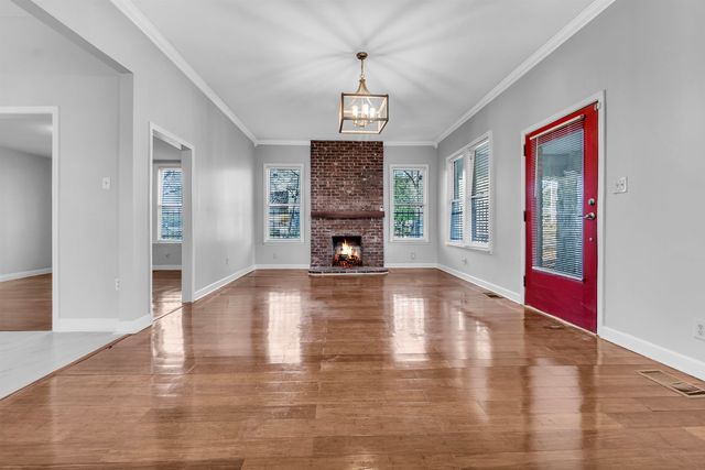 1891 S PKY E, Memphis, TN 38114