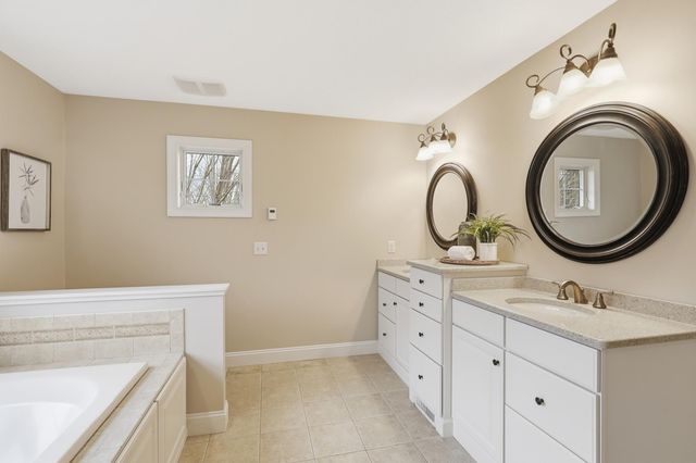 16926 Dynamic Drive, Lakeville, MN 55044