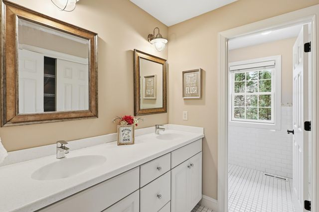 16926 Dynamic Drive, Lakeville, MN 55044