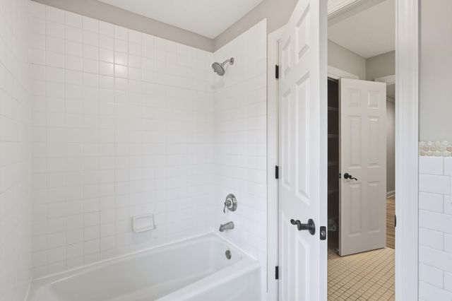 16926 Dynamic Drive, Lakeville, MN 55044