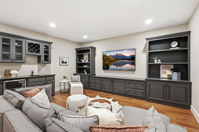 16926 Dynamic Drive, Lakeville, MN 55044