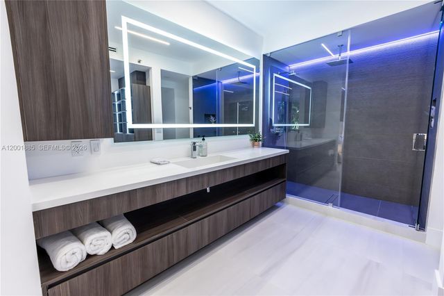 3600 Mystic Pointe Dr 114, Aventura, FL 33180