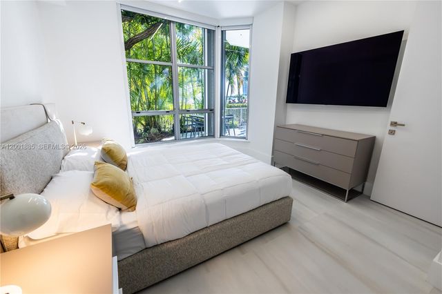 3600 Mystic Pointe Dr 114, Aventura, FL 33180