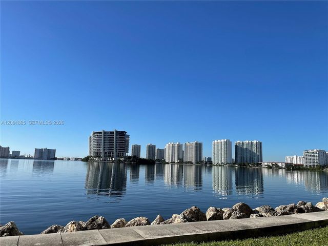 3600 Mystic Pointe Dr 114, Aventura, FL 33180
