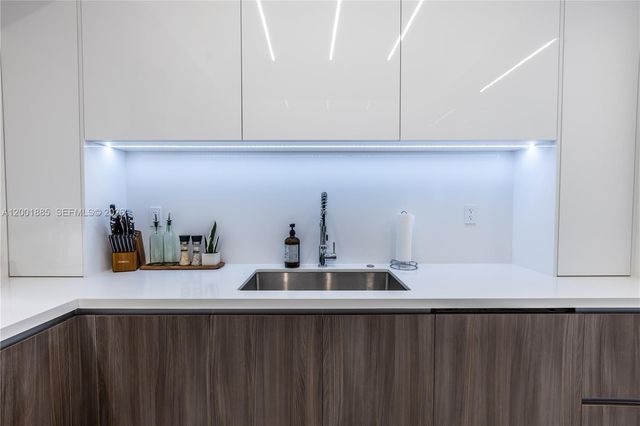 3600 Mystic Pointe Dr 114, Aventura, FL 33180