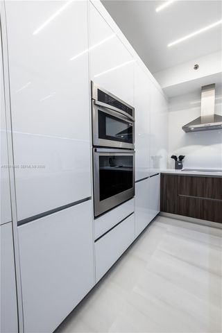 3600 Mystic Pointe Dr 114, Aventura, FL 33180