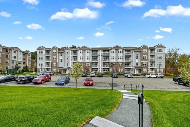 4 Francis Dr 311, Andover, MA 01810