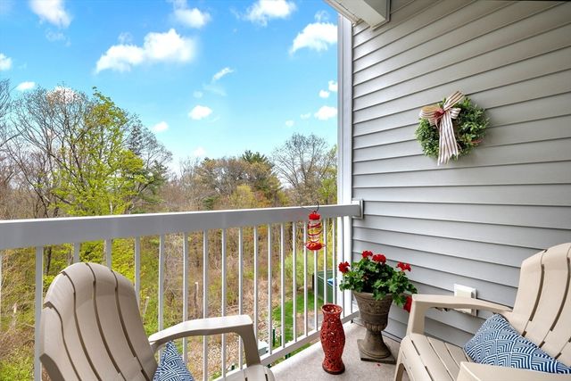 4 Francis Dr 311, Andover, MA 01810