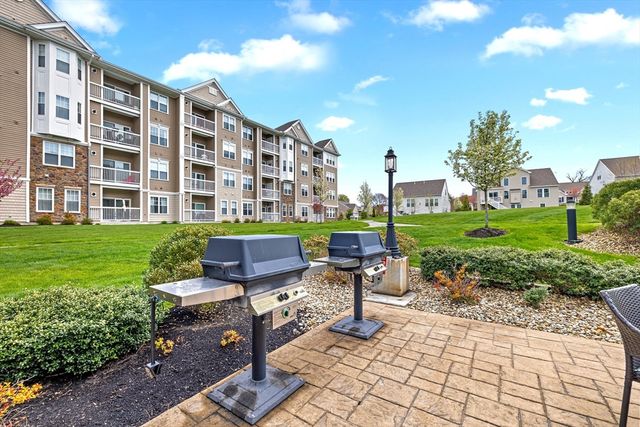 4 Francis Dr 311, Andover, MA 01810