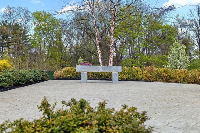 4 Francis Dr 311, Andover, MA 01810