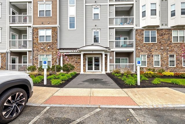 4 Francis Dr 311, Andover, MA 01810