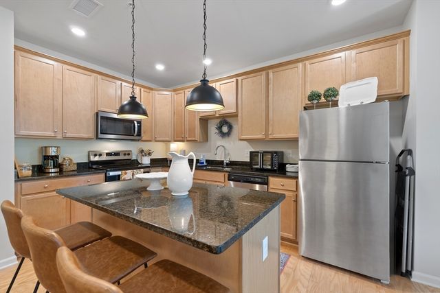4 Francis Dr 311, Andover, MA 01810
