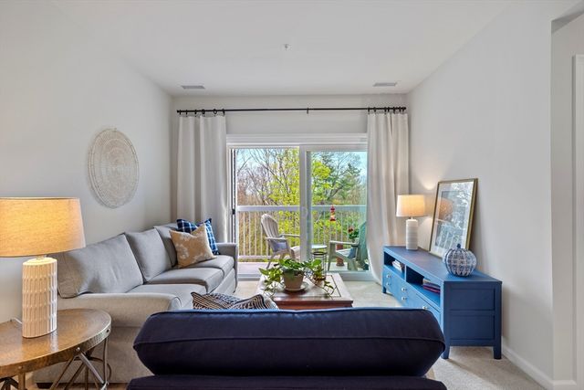4 Francis Dr 311, Andover, MA 01810
