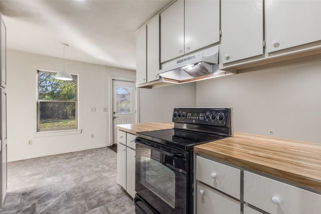 4728 Meadow Ridge Drive, Dallas, TX 75236