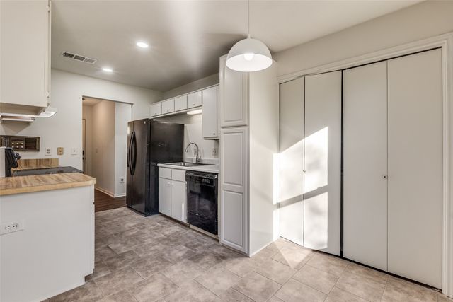 4728 Meadow Ridge Drive, Dallas, TX 75236