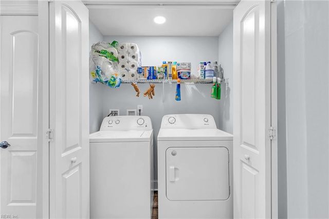 9 Franklin LN, Poquoson, VA 23662