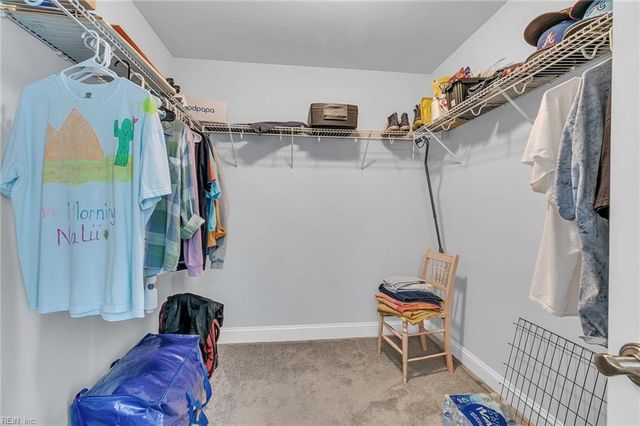 9 Franklin LN, Poquoson, VA 23662