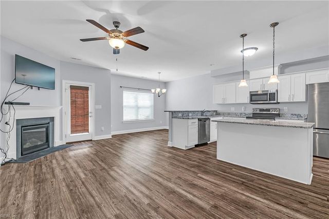 9 Franklin LN, Poquoson, VA 23662