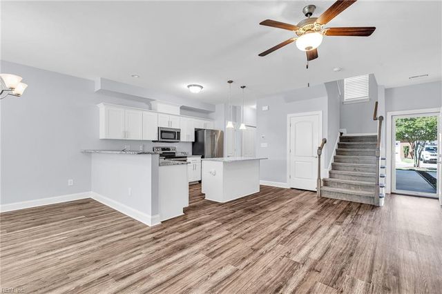 9 Franklin LN, Poquoson, VA 23662