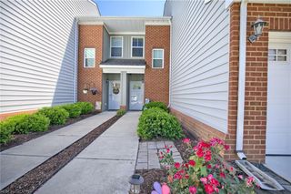 9 Franklin LN, Poquoson, VA 23662