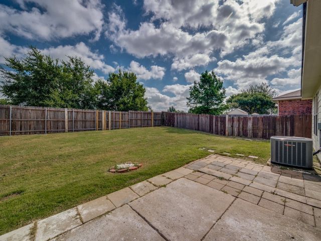 8821 CHISHOLM Trail, Cross Roads, TX 76227
