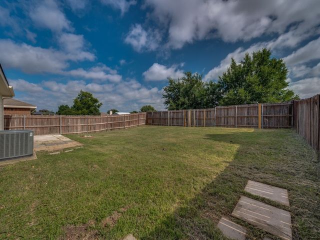 8821 CHISHOLM Trail, Cross Roads, TX 76227