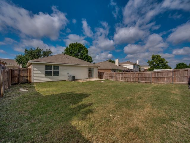 8821 CHISHOLM Trail, Cross Roads, TX 76227