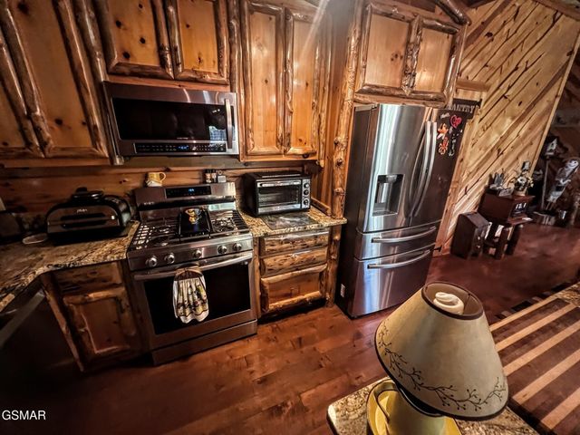 1665 Scenic Woods Way, Sevierville, TN 37876