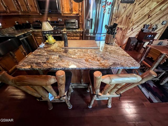 1665 Scenic Woods Way, Sevierville, TN 37876