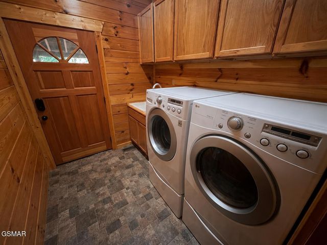 1665 Scenic Woods Way, Sevierville, TN 37876