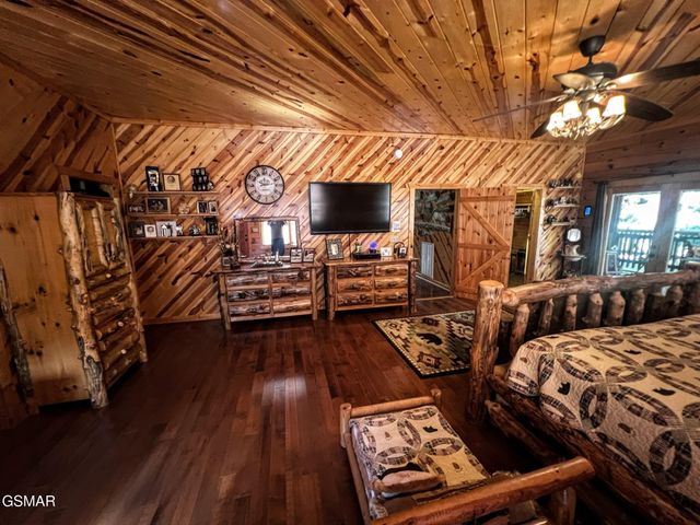 1665 Scenic Woods Way, Sevierville, TN 37876