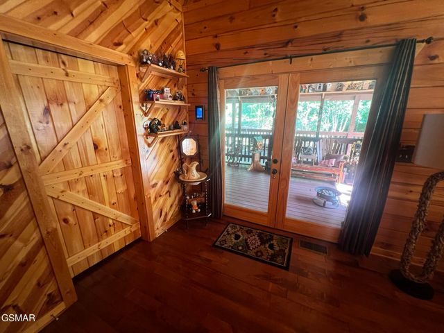 1665 Scenic Woods Way, Sevierville, TN 37876