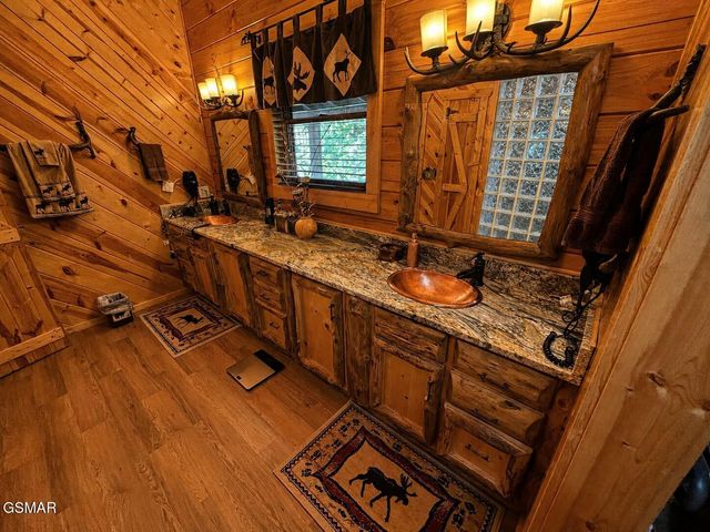 1665 Scenic Woods Way, Sevierville, TN 37876