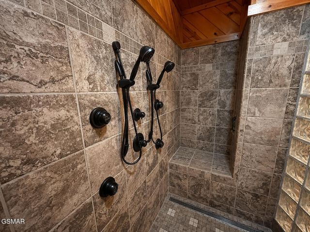 1665 Scenic Woods Way, Sevierville, TN 37876
