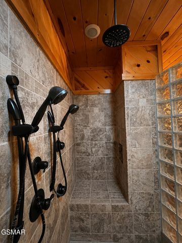 1665 Scenic Woods Way, Sevierville, TN 37876