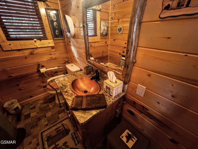 1665 Scenic Woods Way, Sevierville, TN 37876