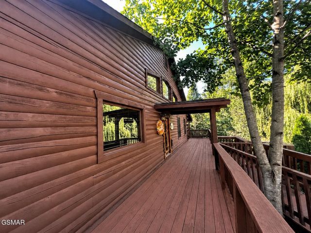 1665 Scenic Woods Way, Sevierville, TN 37876
