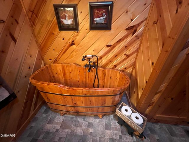1665 Scenic Woods Way, Sevierville, TN 37876