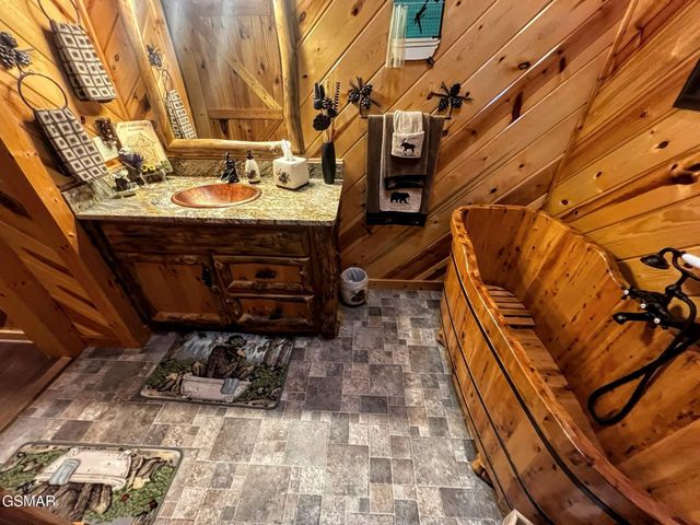 1665 Scenic Woods Way, Sevierville, TN 37876