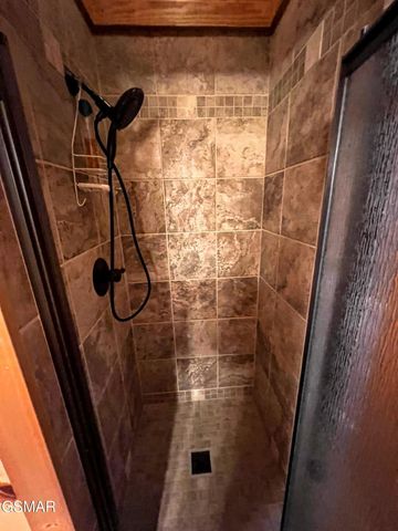 1665 Scenic Woods Way, Sevierville, TN 37876