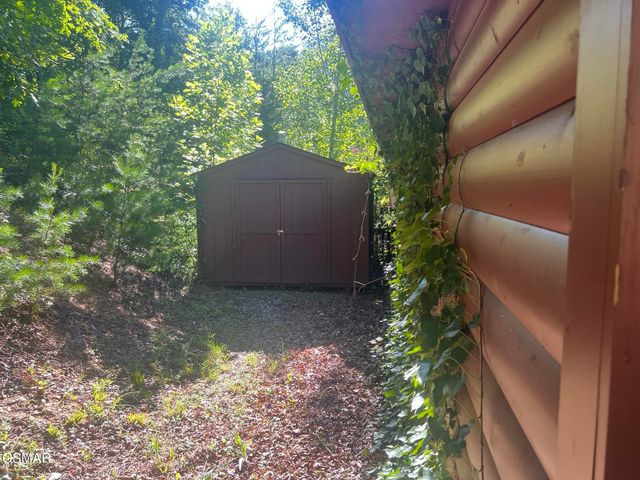 1665 Scenic Woods Way, Sevierville, TN 37876