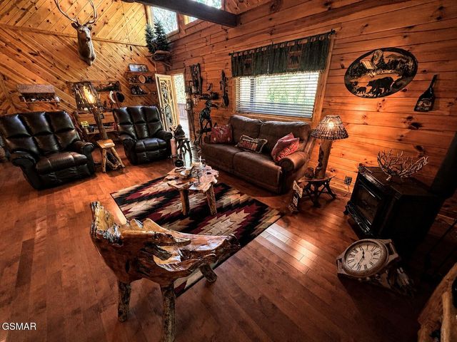1665 Scenic Woods Way, Sevierville, TN 37876