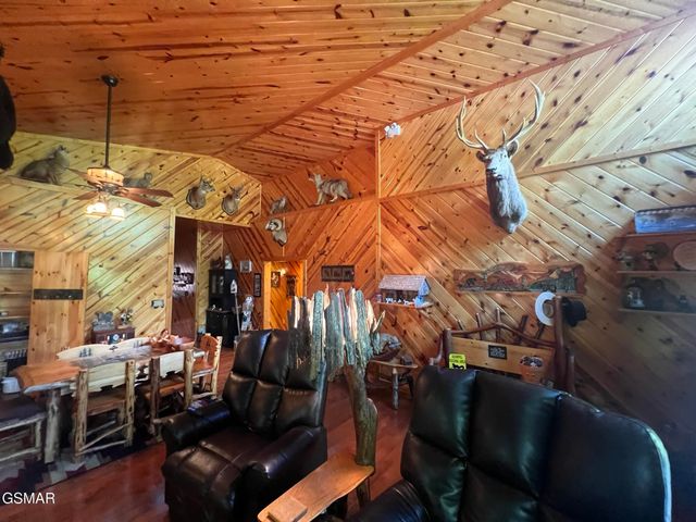 1665 Scenic Woods Way, Sevierville, TN 37876