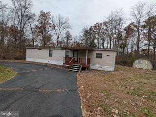 68 ROCK HILL RD, Quakertown, PA 18951