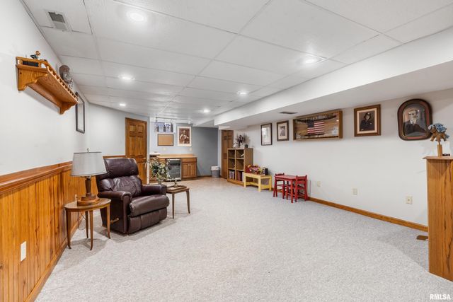 520 AUGUSTA Drive, Chatham, IL 62629