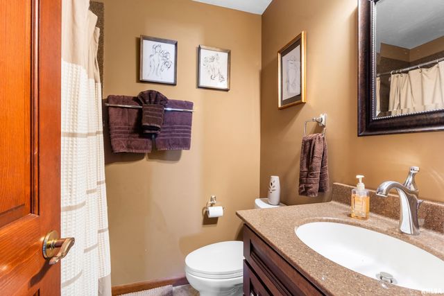 520 AUGUSTA Drive, Chatham, IL 62629