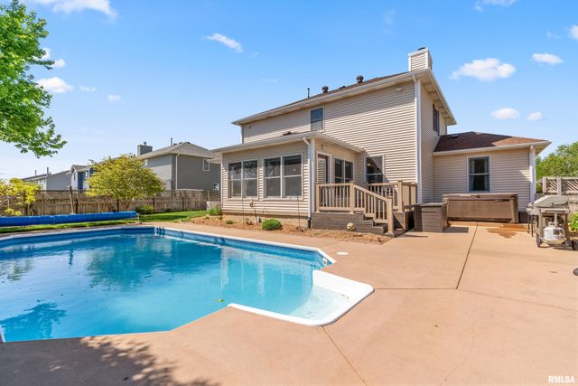 520 AUGUSTA Drive, Chatham, IL 62629
