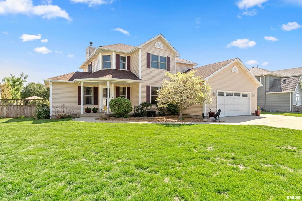 520 AUGUSTA Drive, Chatham, IL 62629