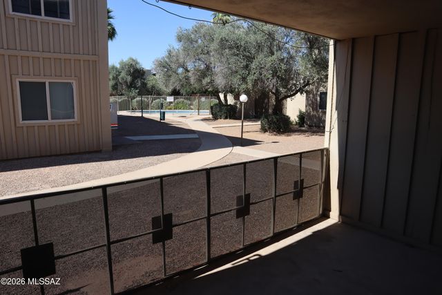 2525 N Alvernon Way Unit F2, Tucson, AZ 85712