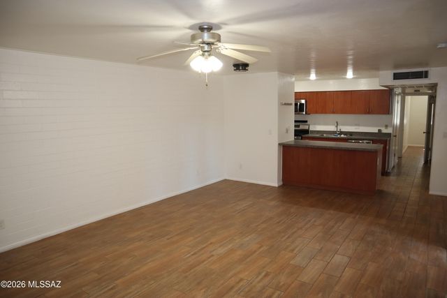 2525 N Alvernon Way Unit F2, Tucson, AZ 85712